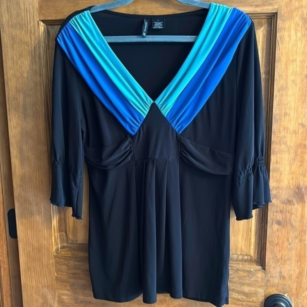 GUC ND New Directions Knit 3/4 sleeve split V-neck top Black with Blue & Green L